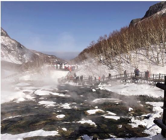 来,尝尝我们捕捉的年味|雪山越过了