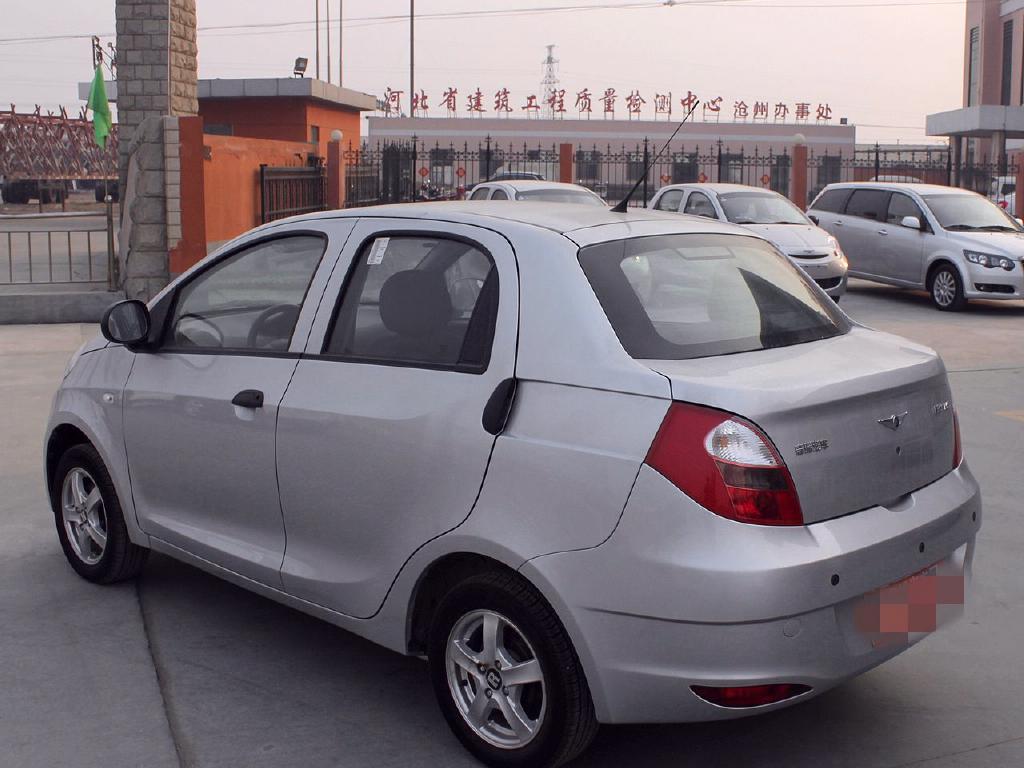 瑞麒m5,非常独特的外形设计,优美的车身线条,性价比非高