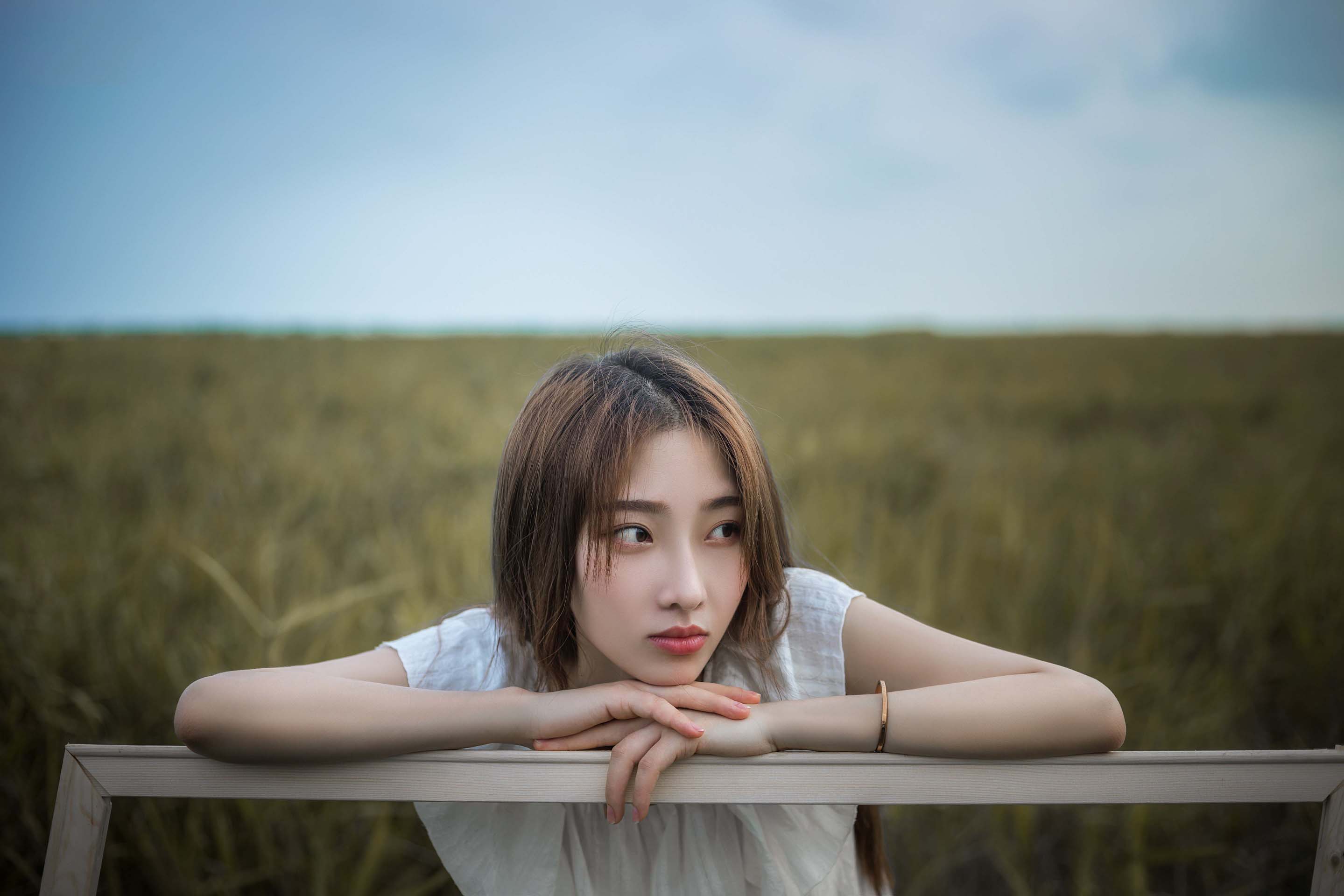 人像摄影 画框里的女人