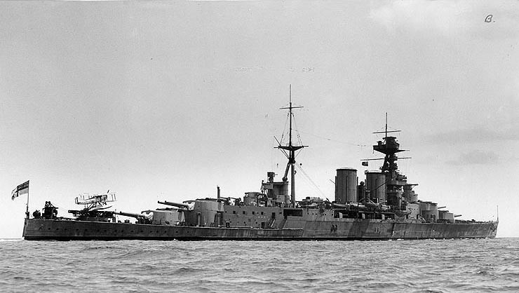 胡德号在皇家海军中是最大,成本最高的主力舰,而且她的航速是当时