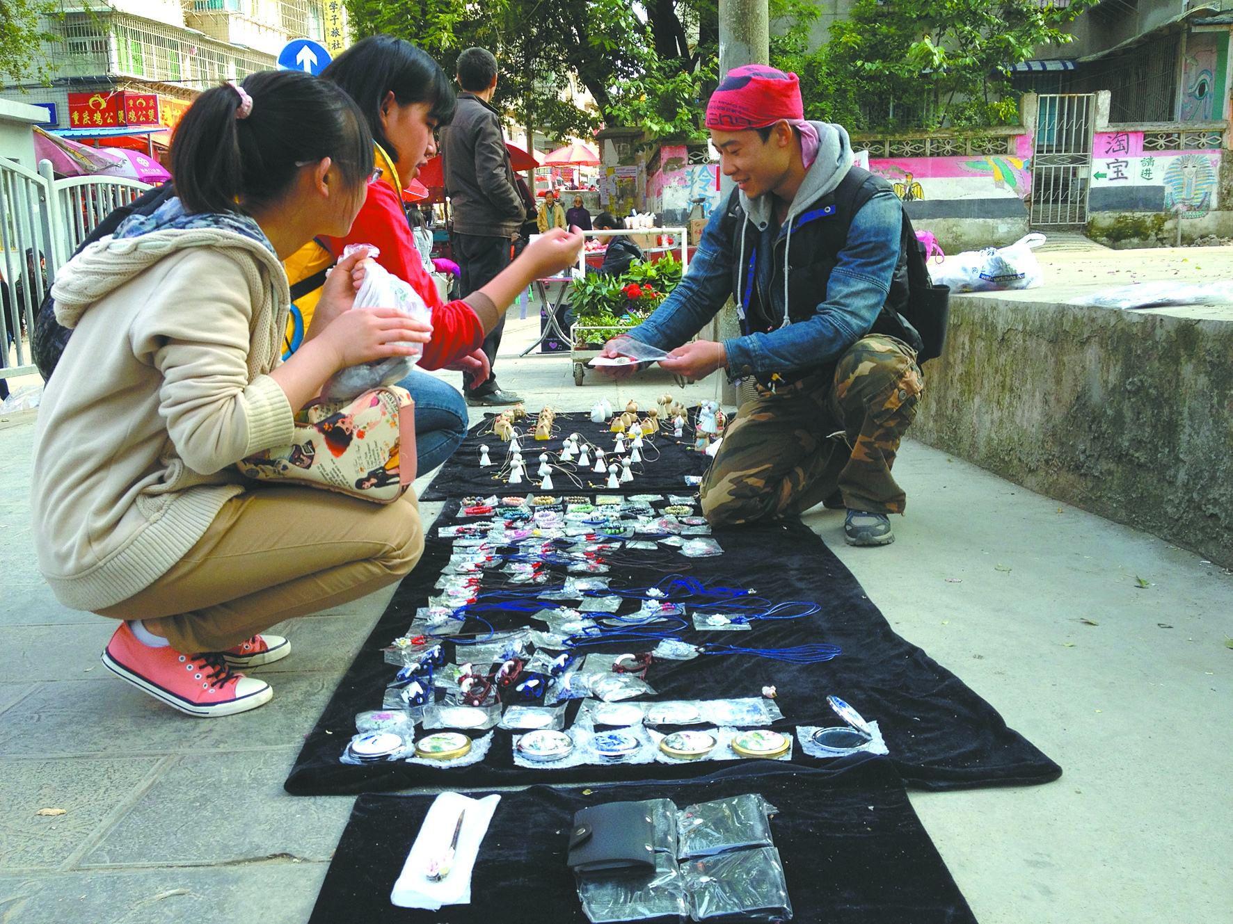 在村里过年前可以让孩子这样试试,不仅能得到锻炼,还能挣零花钱