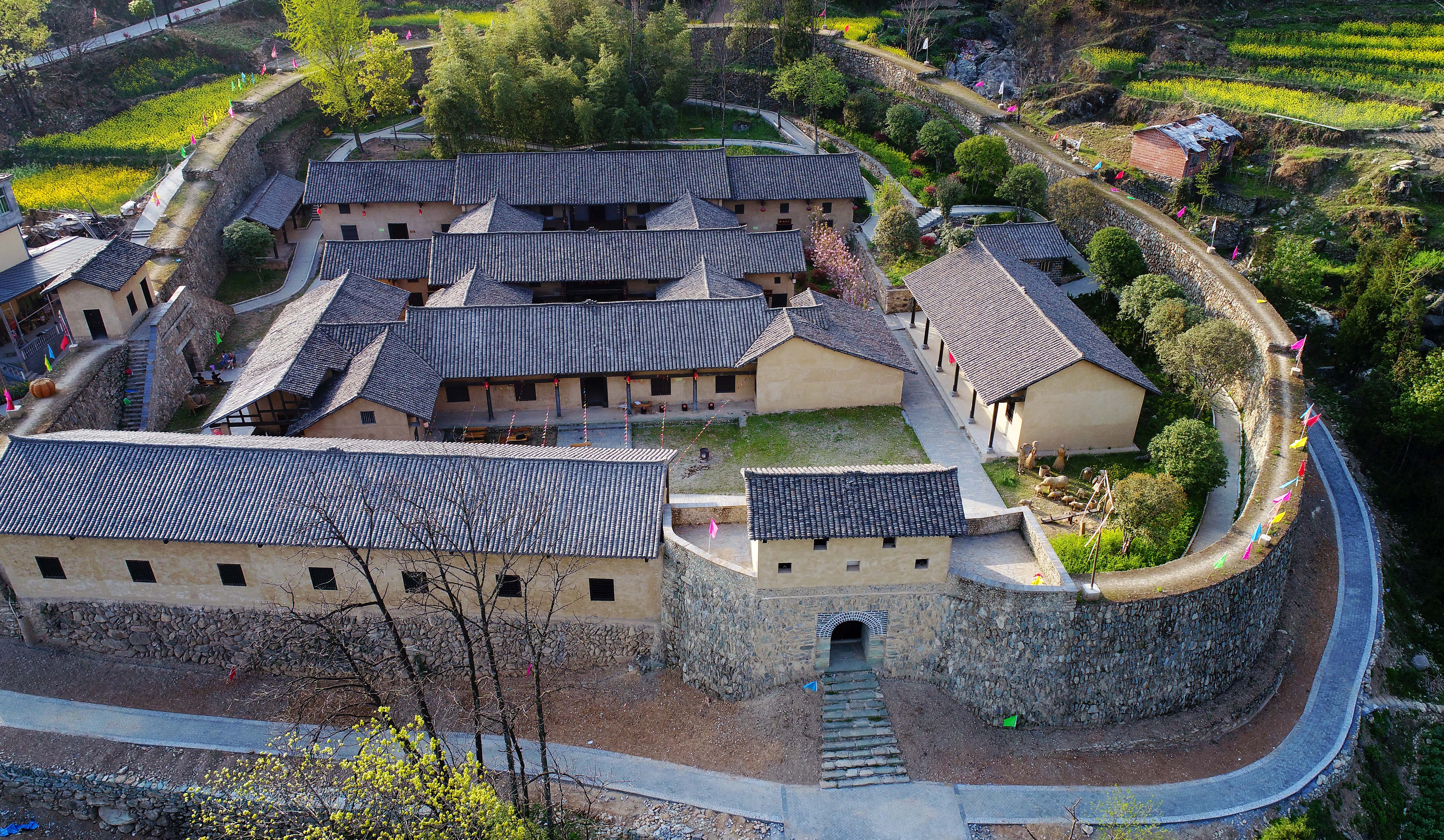 秦巴山区里的山寨古堡(3)