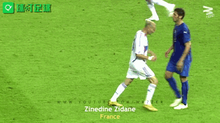 那届赛事,齐达内以超神的状态带领法国队进入到世界杯决赛