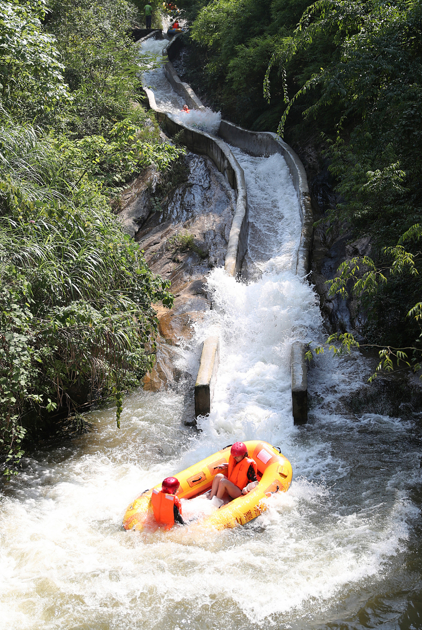 989015 说到夏天,如果我的快乐清单上没有"漂流"这一项,那简直