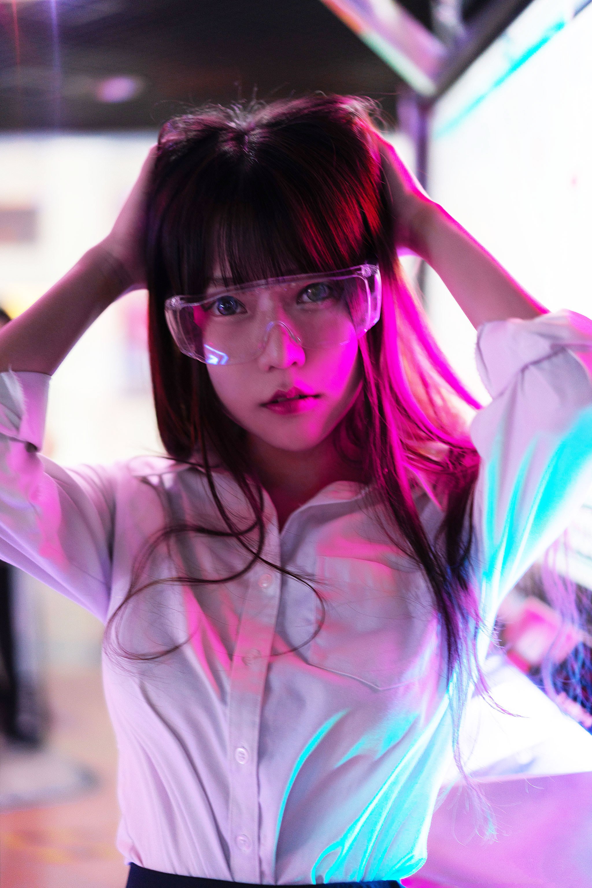 小姐姐身著 jk 制服,cosplay 電玩少女,放學之後一起去打電玩吧