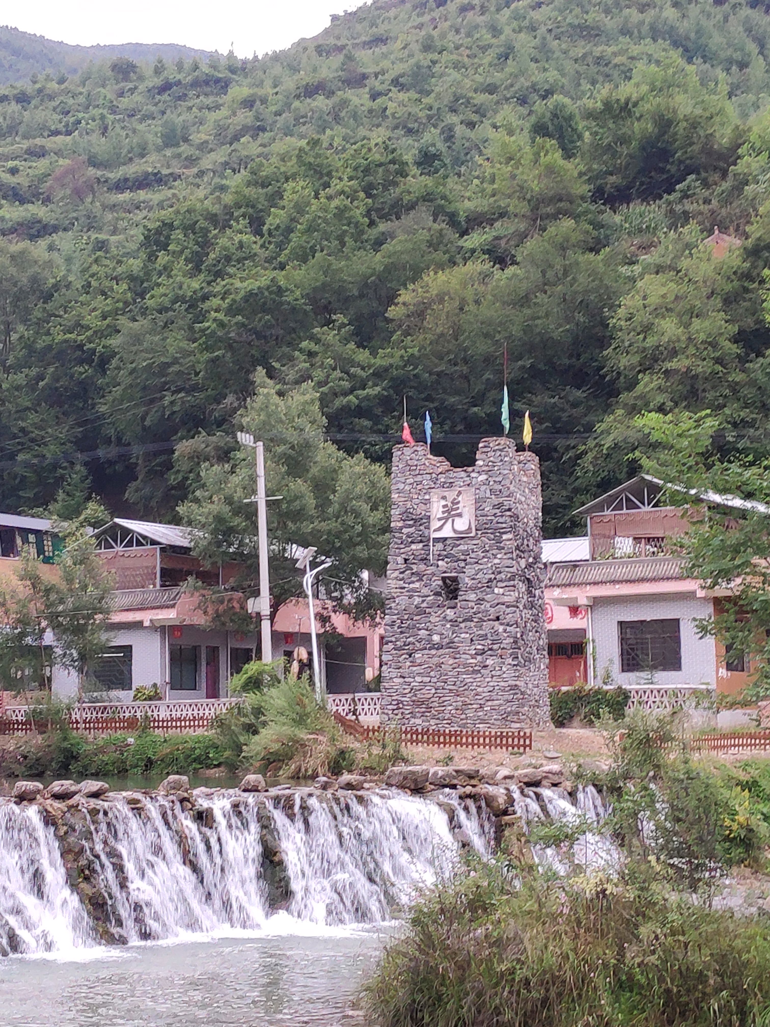 "巴戍在线"甘肃采风五:观烟雨扎尕那 赏天险腊子口