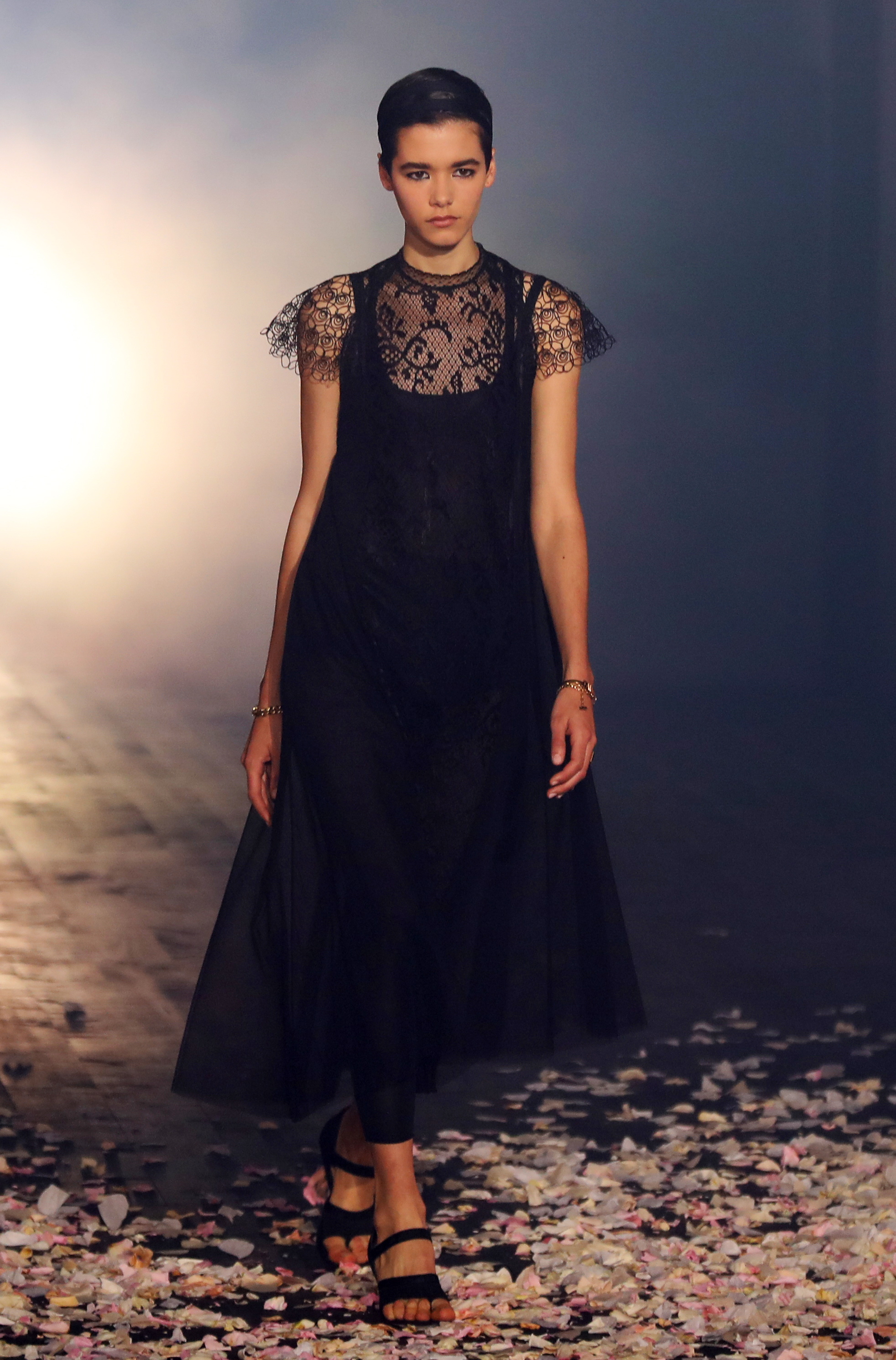 巴黎时装周——迪奥发布2019春夏女装(3)