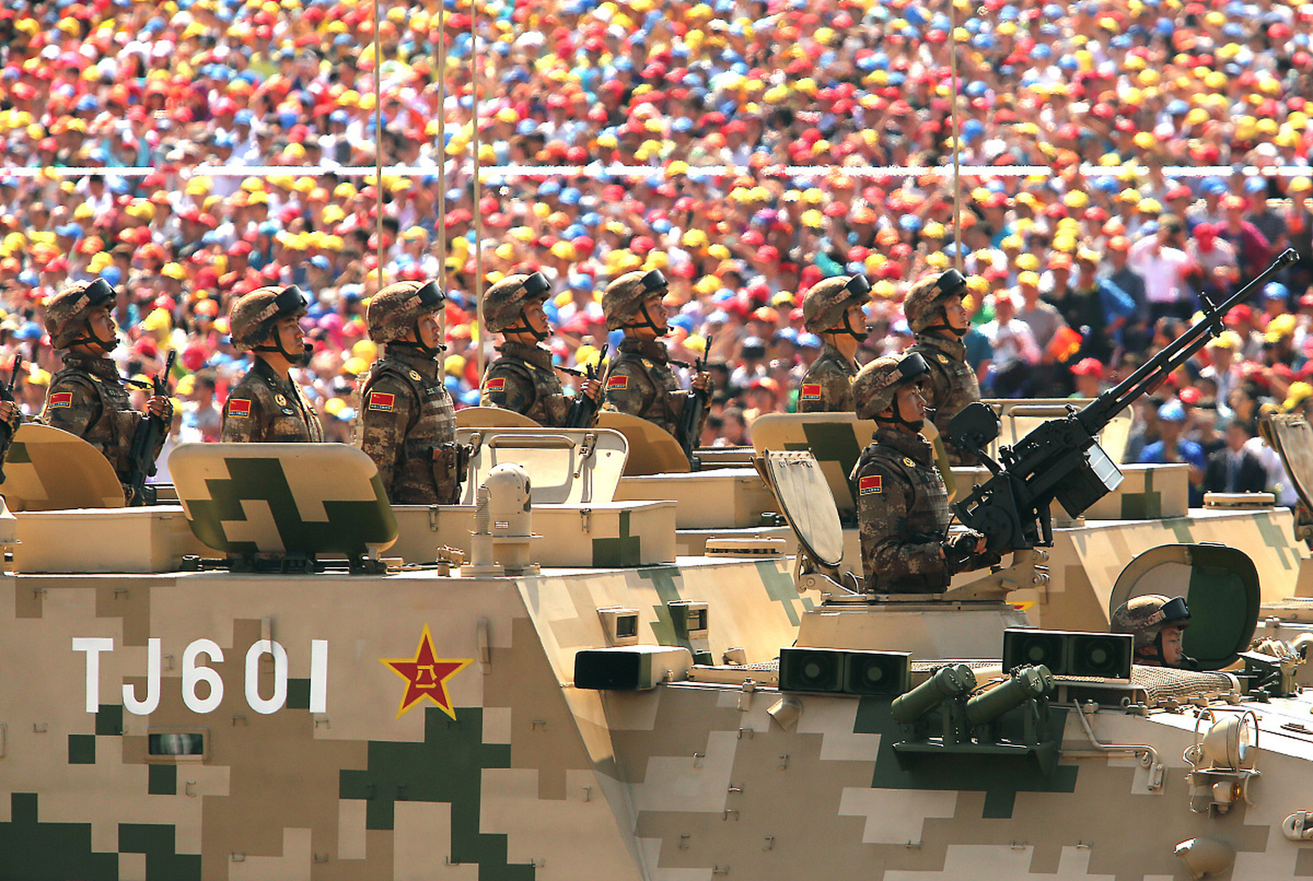 在纪念中国人民抗日战争暨世界反法西斯战争胜利70周年阅兵式上,参阅