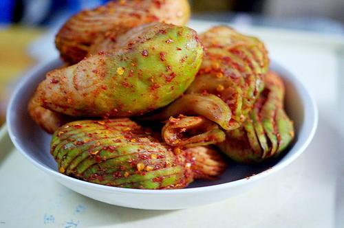 对四川人来说,过年回家的动力之一,就是吃一口地道的宜宾大头菜