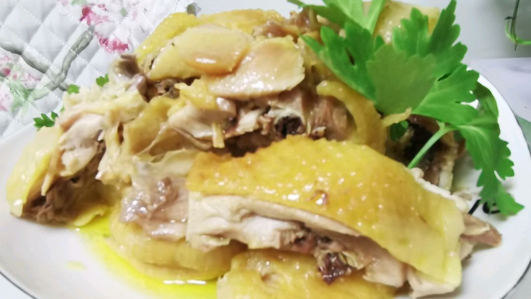 仅用鸡和盐制作,却好吃到不可思议,越简单越纯粹越鲜美