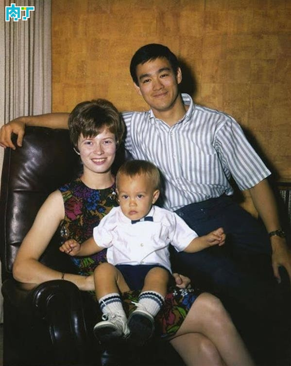 李小龙33岁英年早逝,殊不知,他亲儿子的逝世更让人惋惜!