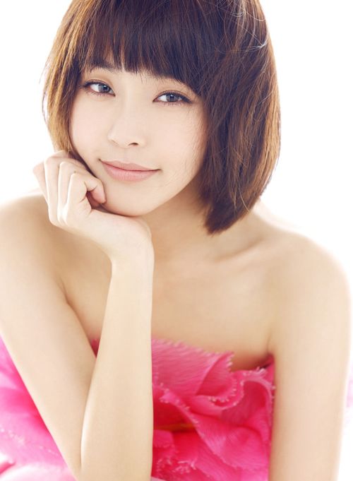 张佳宁:娇羞可爱,明艳动人