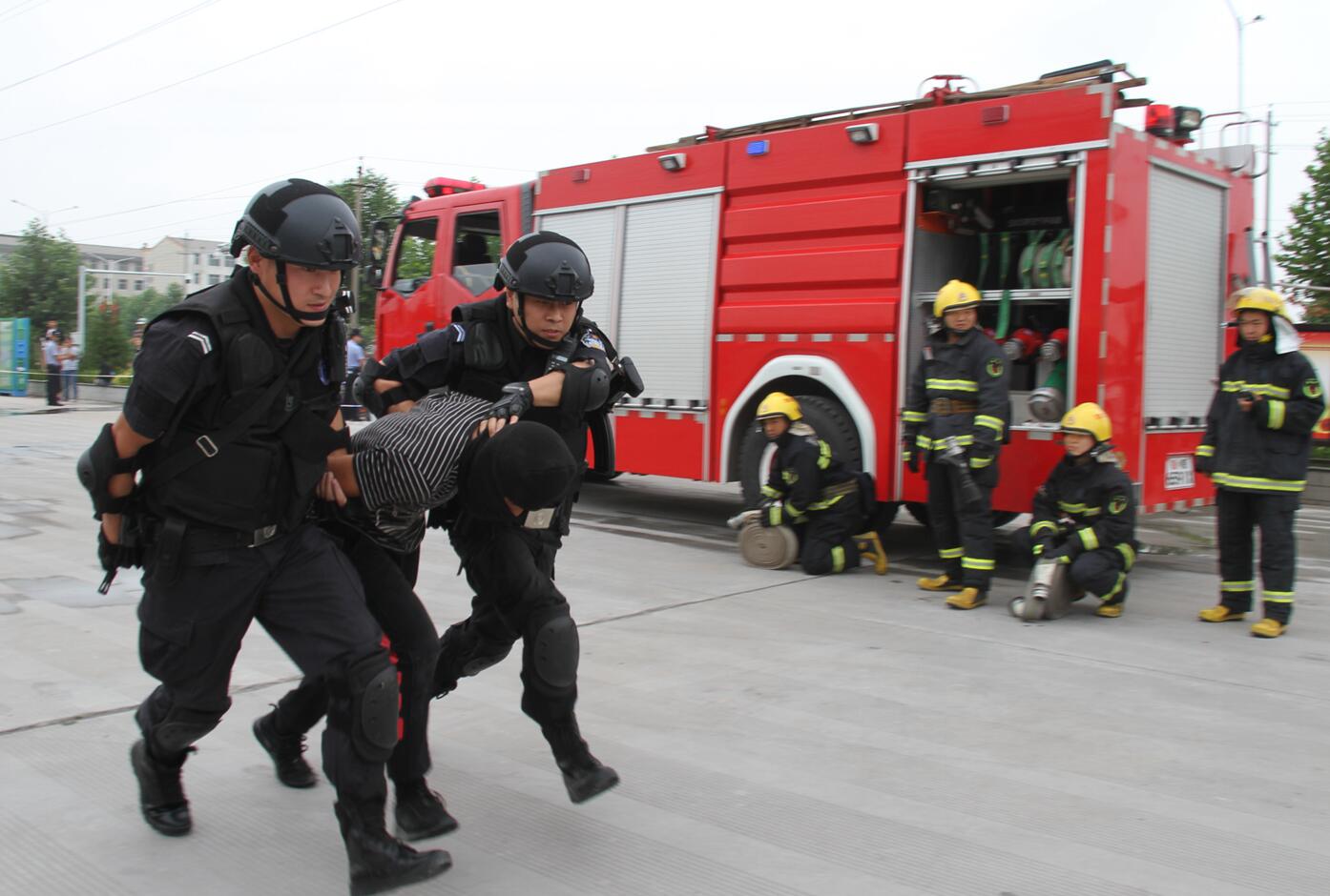 陕西合阳开展2018反恐防暴应急处突实战演练