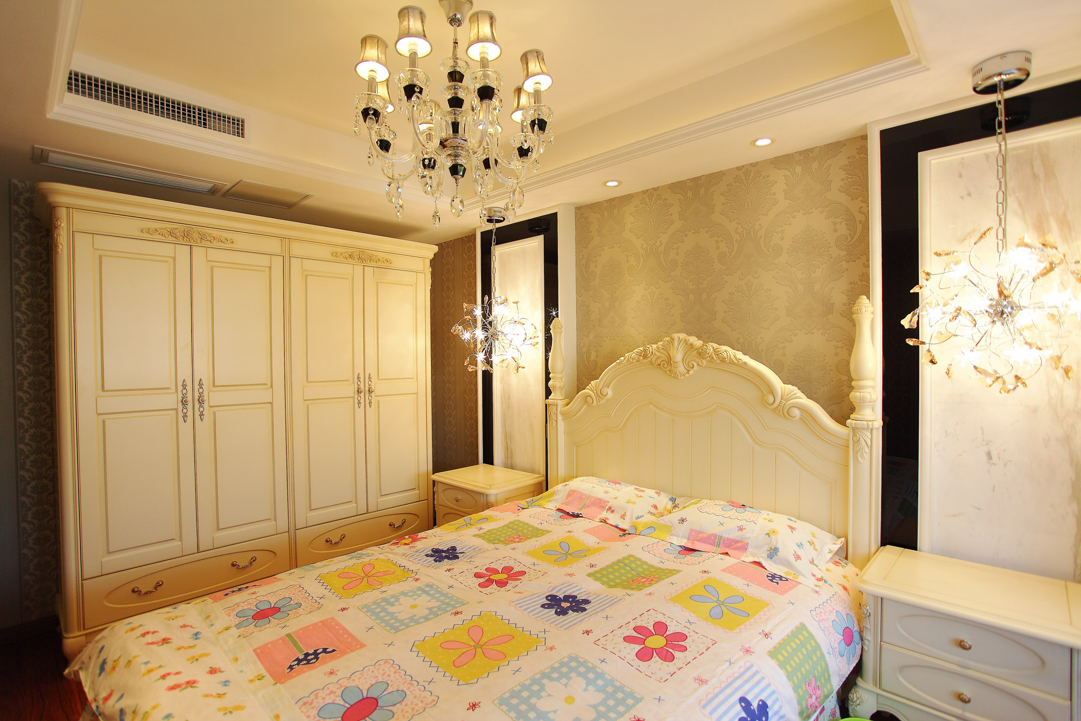 140平米的三居室要怎么装修才出其不意,选择欧式风格准没错!