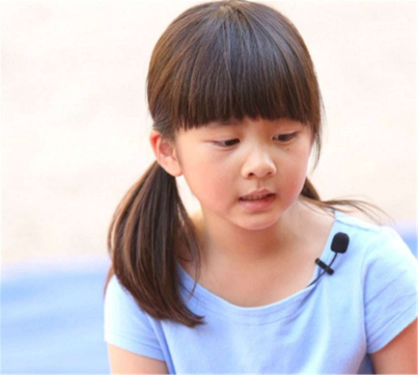 黄磊也会不时的分享多多和妹妹的生活趣事,可以说,很多都是看着多多