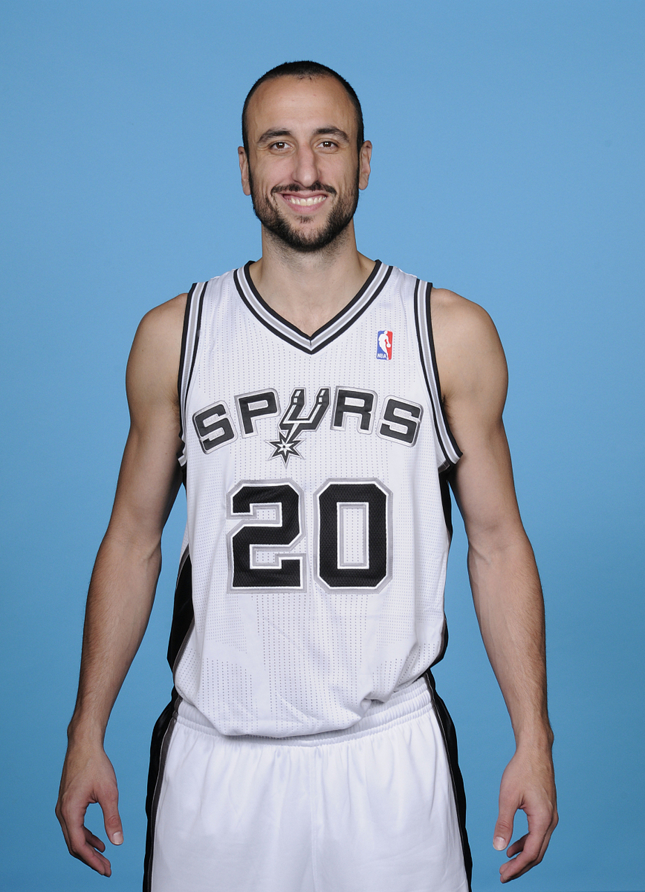 吉诺比利,1977年7月28日出生,身高1.