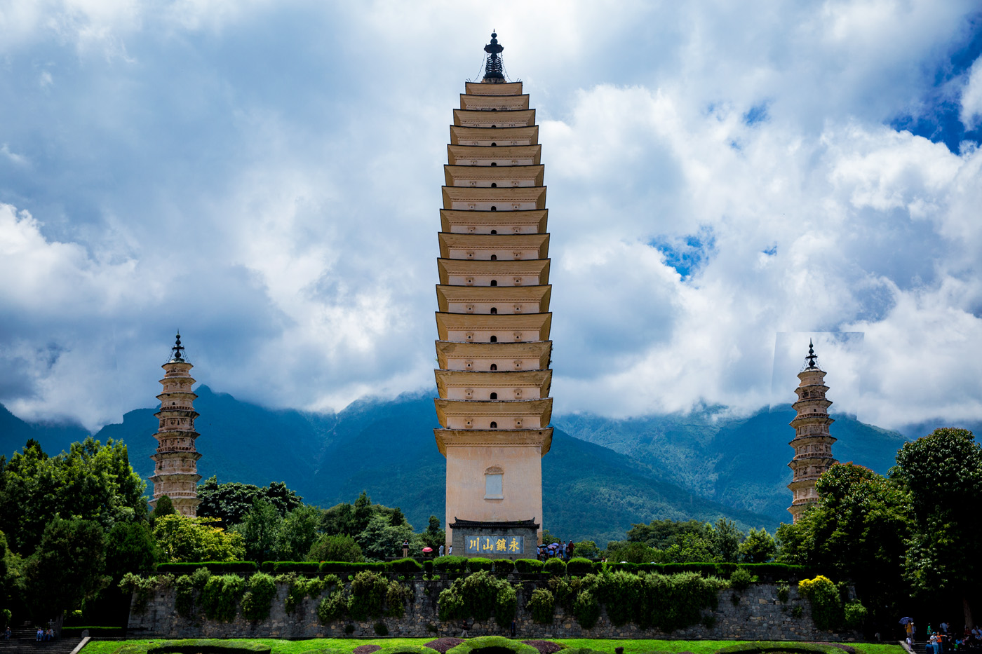 和家人去旅行,让人流连忘返的——崇圣寺三塔