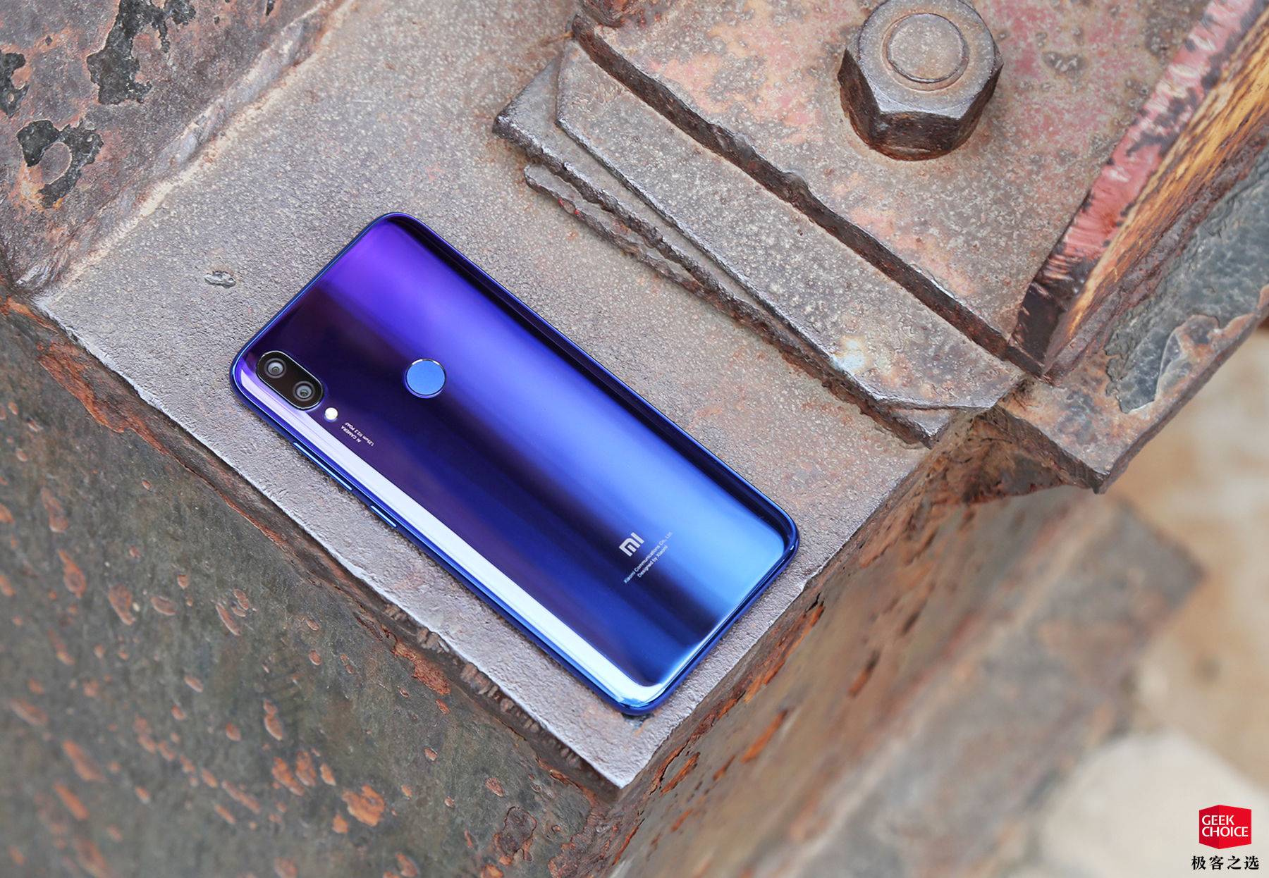 小米 play 上手:附赠一年免费流量,有了它你可以随时给朋友分享热点