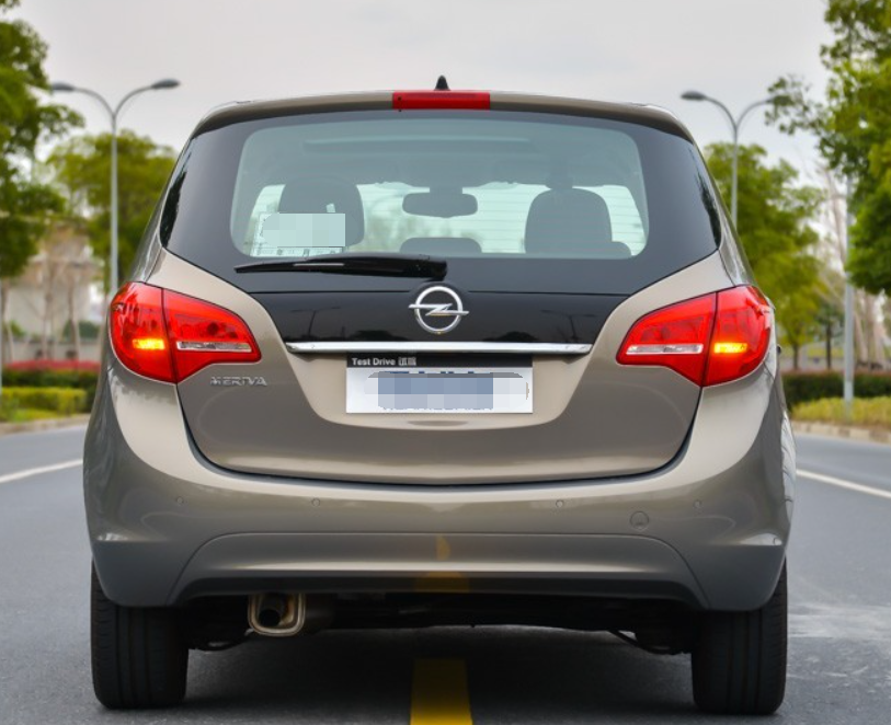 欧宝- 麦瑞纳,给人一种高级感,车身比较符合年轻人!