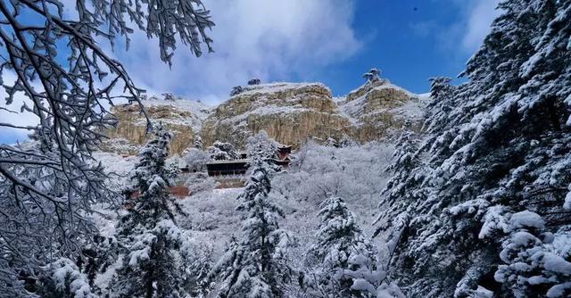 北嶽恆山美麗冰雪奇觀