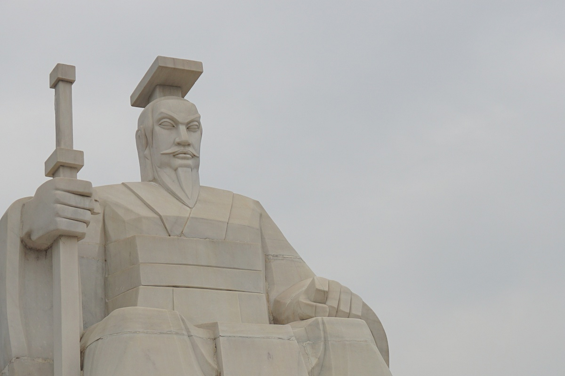 黄帝在民间传说中有两个生日,新郑说黄帝生日是农历三月三,河南灵宝说