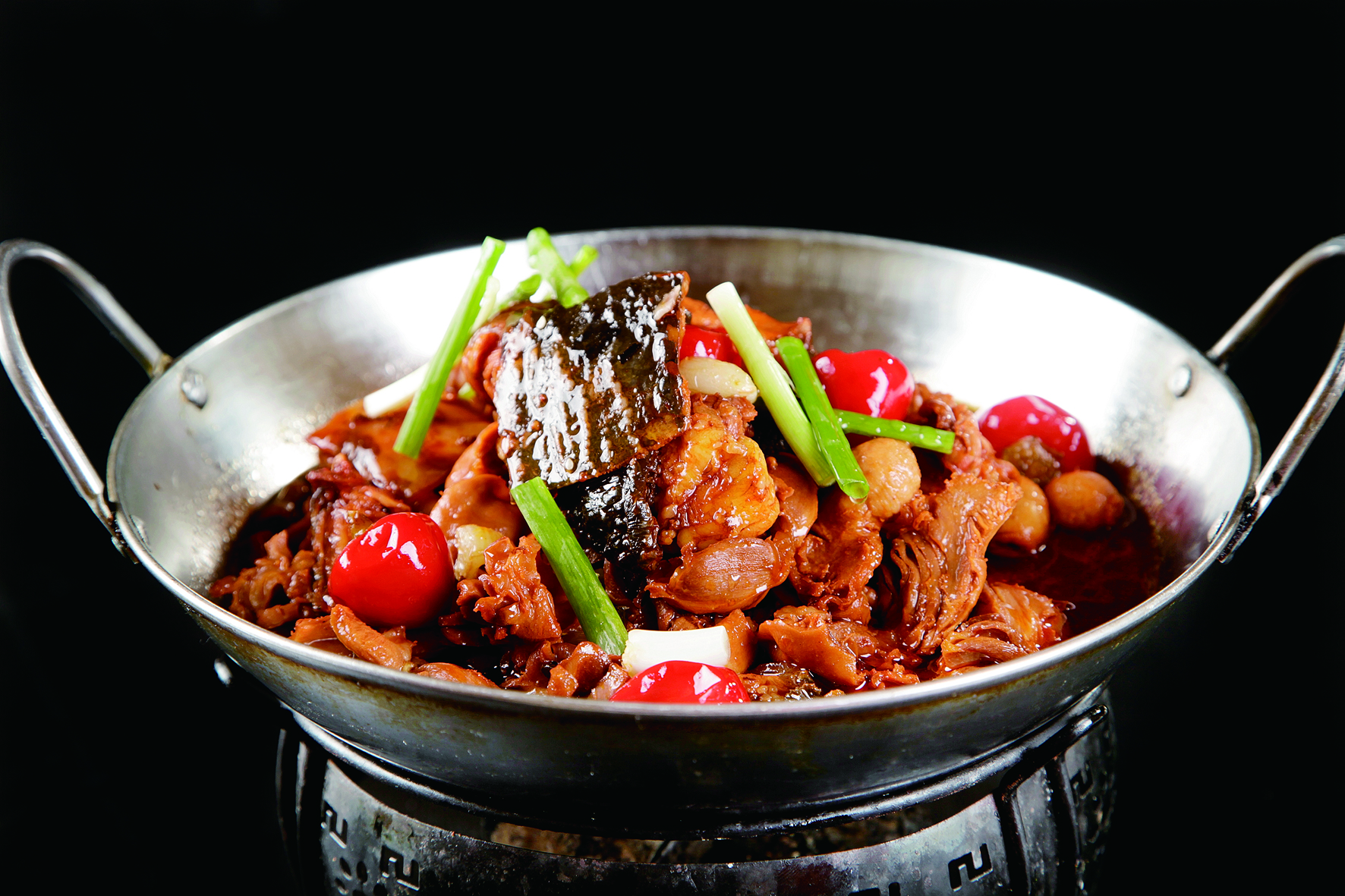 每日推荐六道菜:寒冷的冬天,精选六道美味干锅菜(4) 干锅甲鱼焖鸡杂