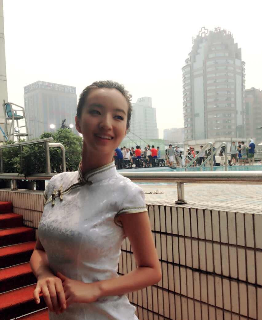 最新发现篮球女神,郭珺发表自己泳装照片,身材完美,五官精致!