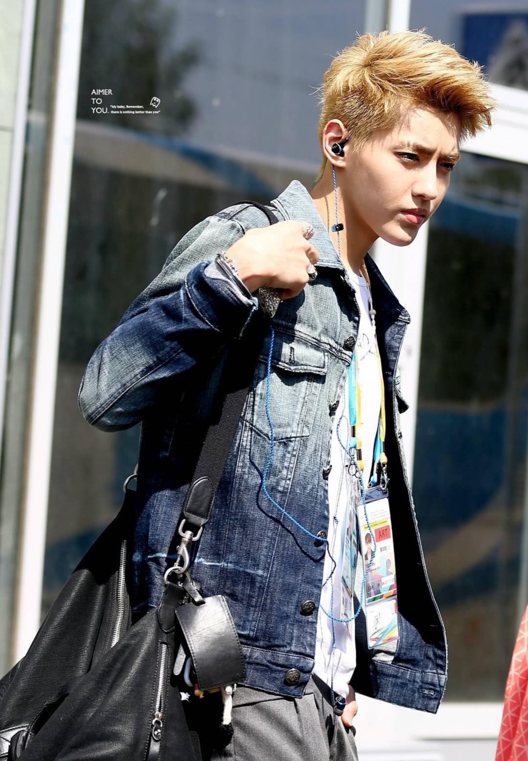 金发爱豆谁最撩?吴亦凡像打工仔,吴世勋变傲娇,鹿晗堪称神颜