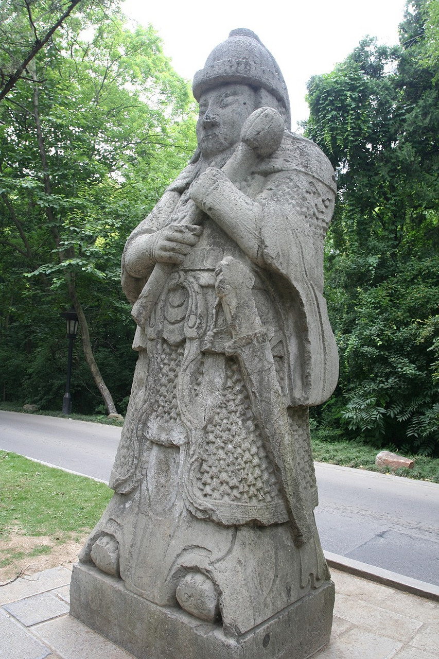 童子拜观音石位于南京市玄武区玄武湖公园,时代为宋代.