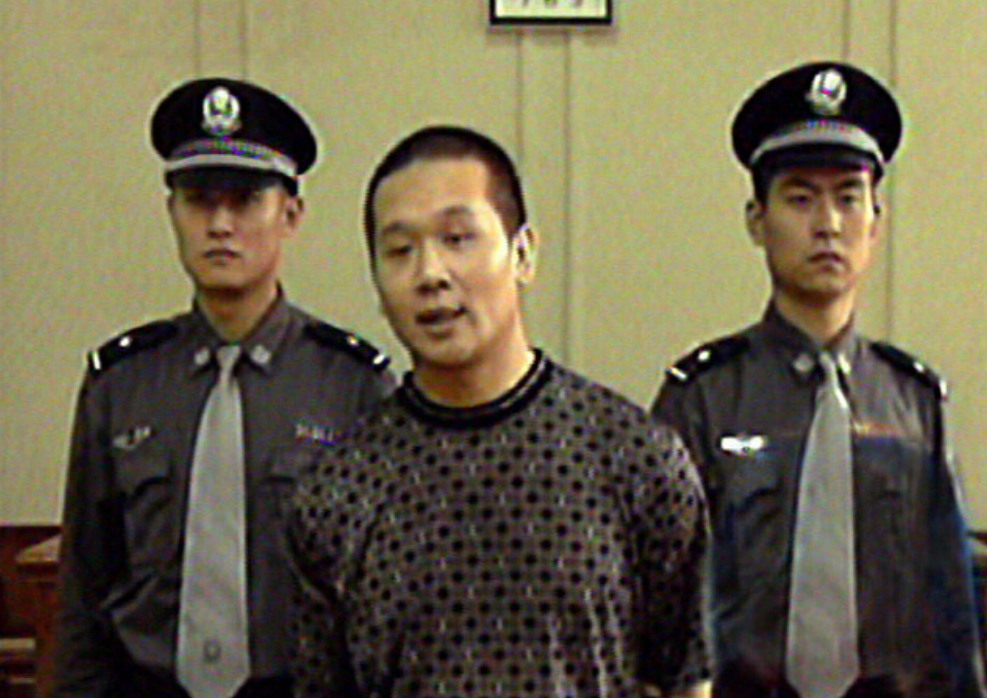 湖南黑帮老大,当红时血洗敌对帮派,落魄后街头有他乞讨的身影