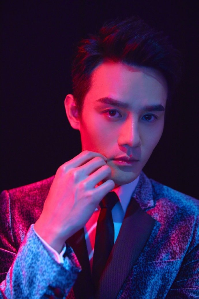 每日打卡# #王凯孤城闭##王凯宋仁宗# 这张海报一直都没放原图,用路