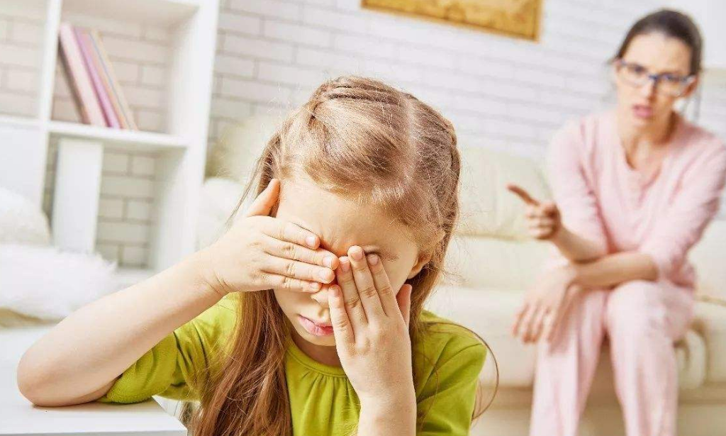 孩子不听话一直哭闹,不知道怎么办?专业的护婴专家来教你!