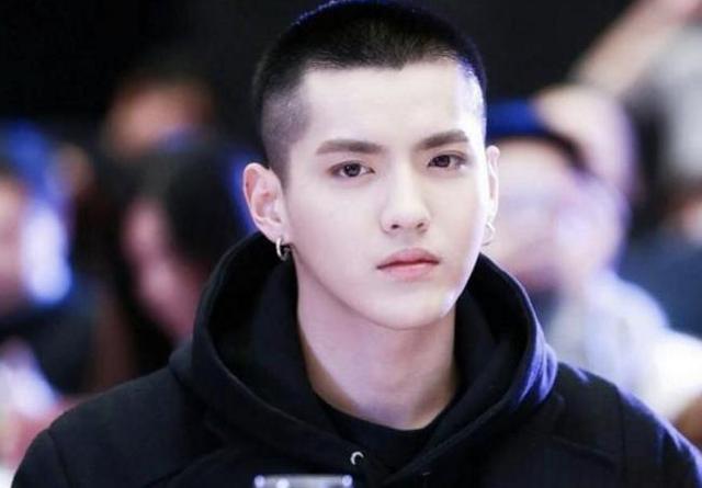 不适合寸头的脸型,长脸,宽脸 ,方脸.