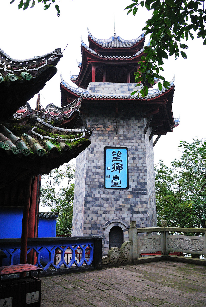 今天,我将带您领略黄泉路的神秘与壮美.