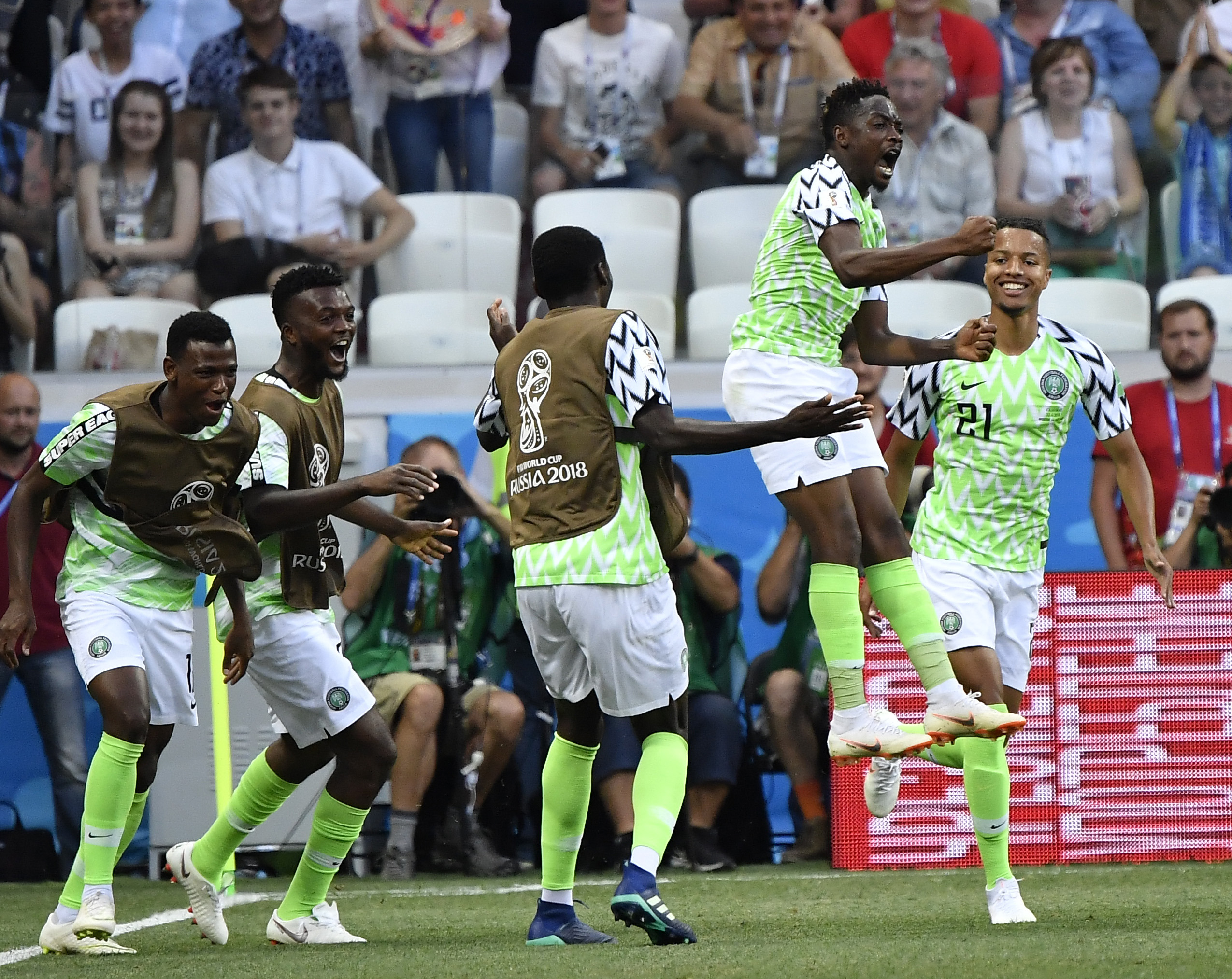 足球——d组:尼日利亚队穆萨破门(21)