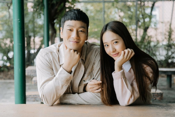 郑秀晶《机智的监狱生活》17秒连吻朴海秀42下,剧中难舍难分