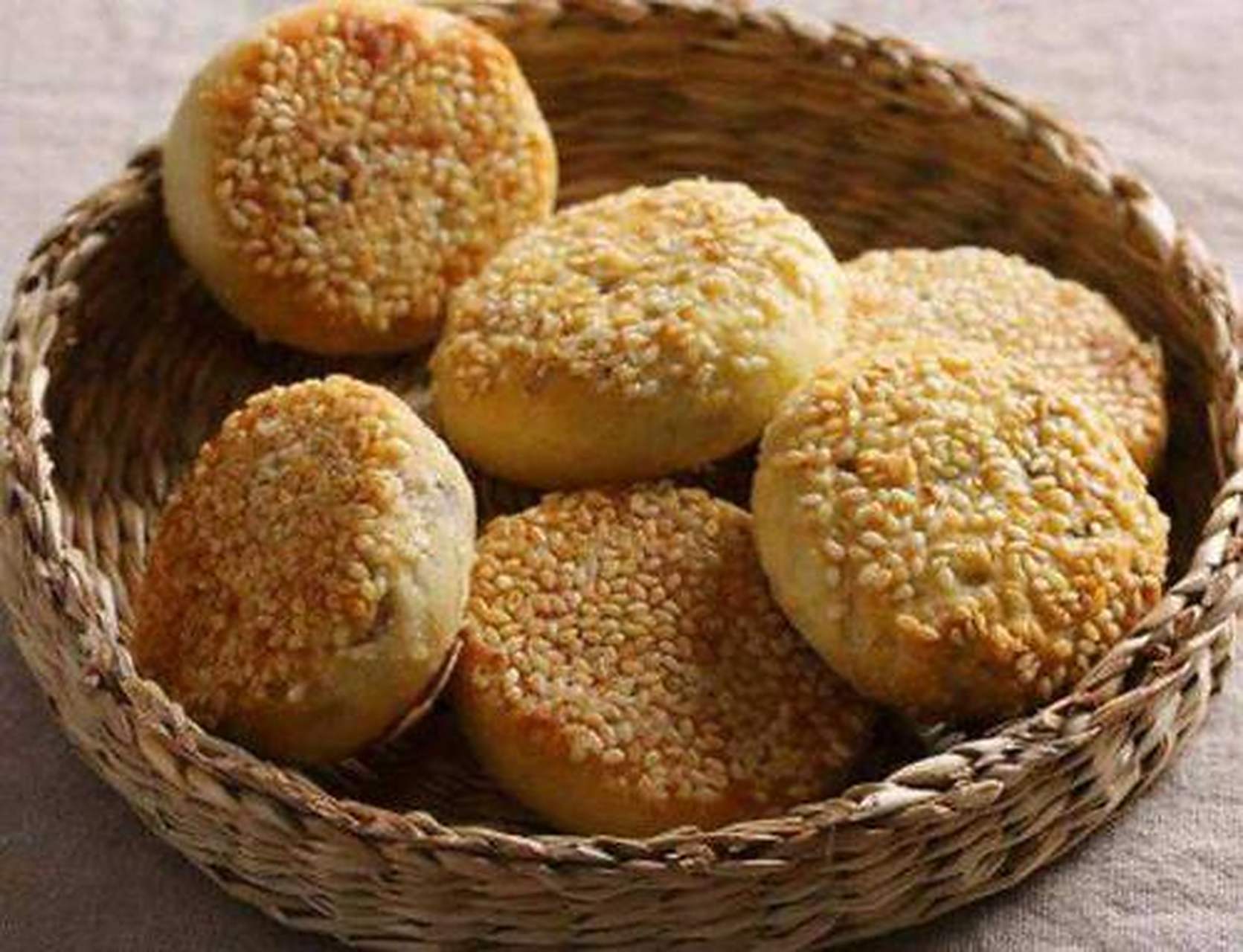 新春消费季#成都"锦里"民俗一条街美食汤麻饼,色