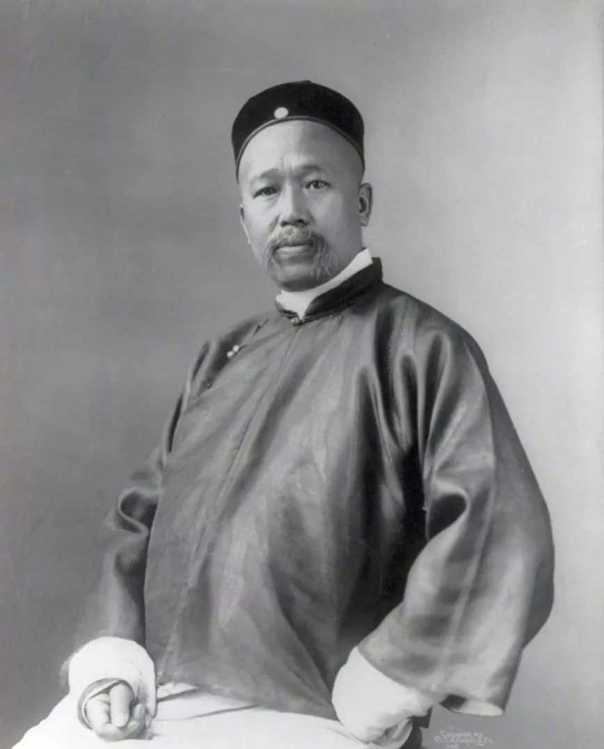 康有为:他是一夫一妻制的倡导者,却娶了6位媳妇