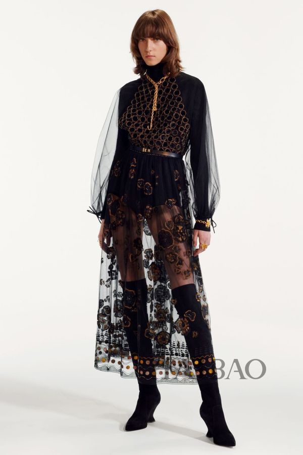 迪奥(dior) 2019早秋女装系列lookbook:从神秘部落来到如梦似幻的午夜
