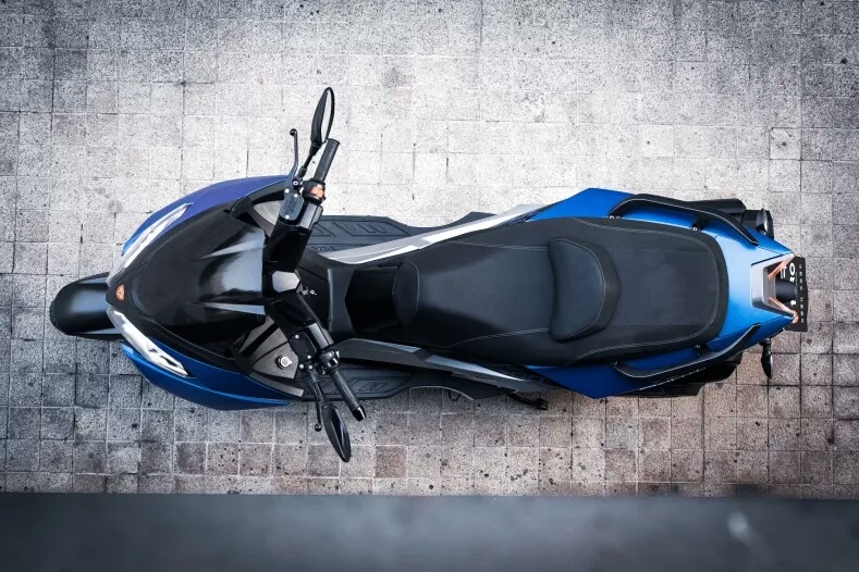 台荣官宣tr300t上市在即,定妆照大气欧美范,拍出宝马c650既视感