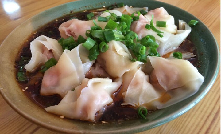 著名美食小吃馄饨,云吞和抄手区别在哪?网友:原来是这样!