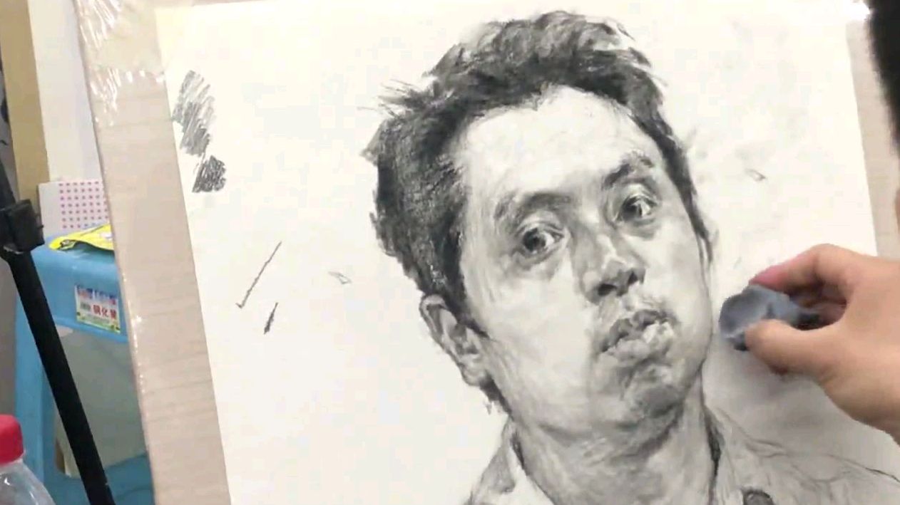 吕峥峥:素描头像示范教学(2)