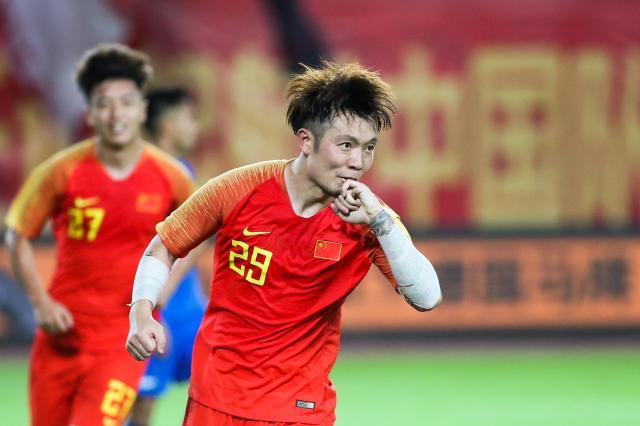 久违了!张稀哲两年后再为国足破门 里家军新核?