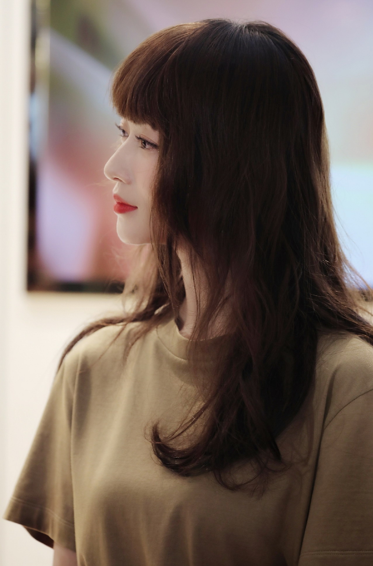 吴谨言的侧面照,是不是更加漂亮?