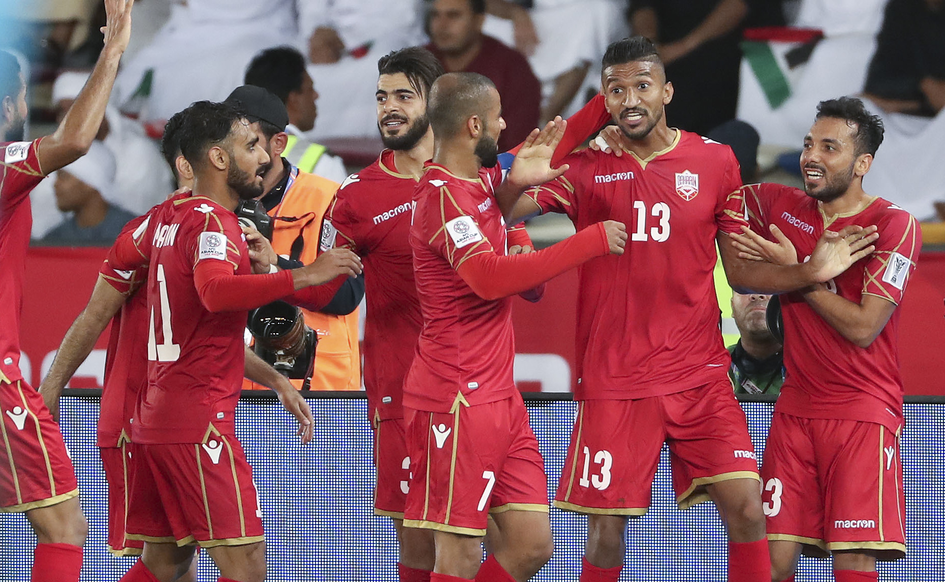 足球——揭幕战:阿联酋战平巴林