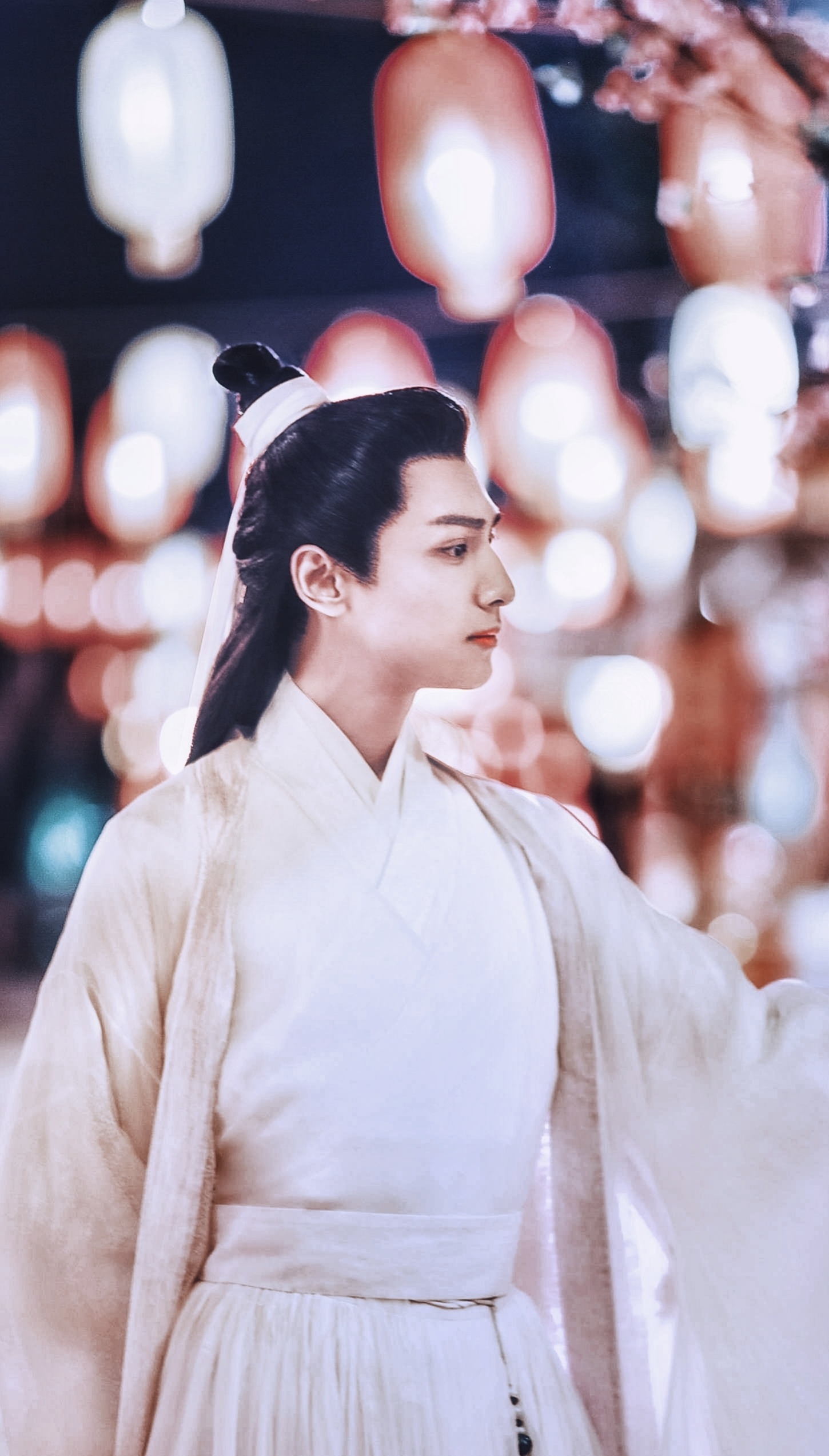 罗云熙古装,此公子只应见画,人间哪得几回闻,白衣翩翩人似玉