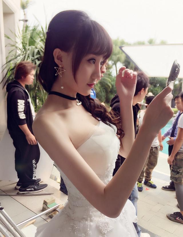 张冰倩:热烈妩媚,值得你去喜欢