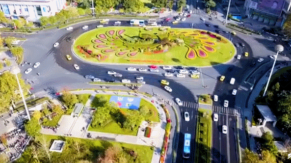 今天的鼓楼广场,惊艳全南京!