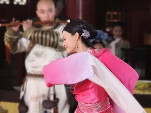 甄嬛传:甄嬛跳惊鸿舞时,沈眉庄,安陵容和允礼的行为都不简单!