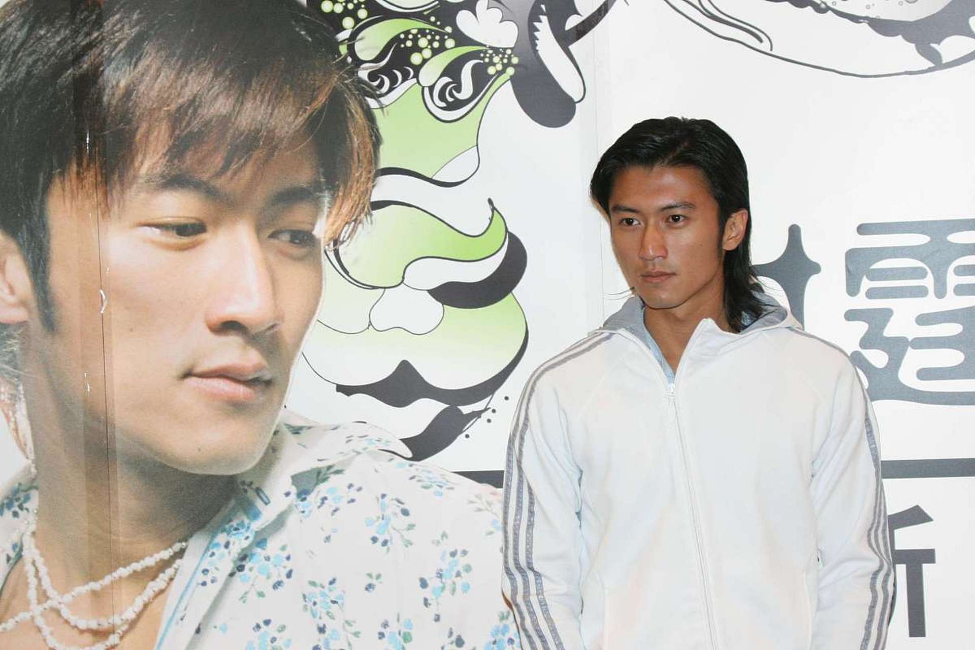 张学友与谢霆锋联手推出的新歌《很远的地方》正式上线,犹如一股清泉